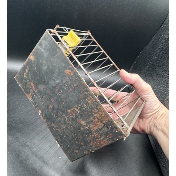 Vtg 1950’s Hartz Mountain Bird Foods Advertising Metal Bird Cage & Accessories ￼ - Picture 15 of 16